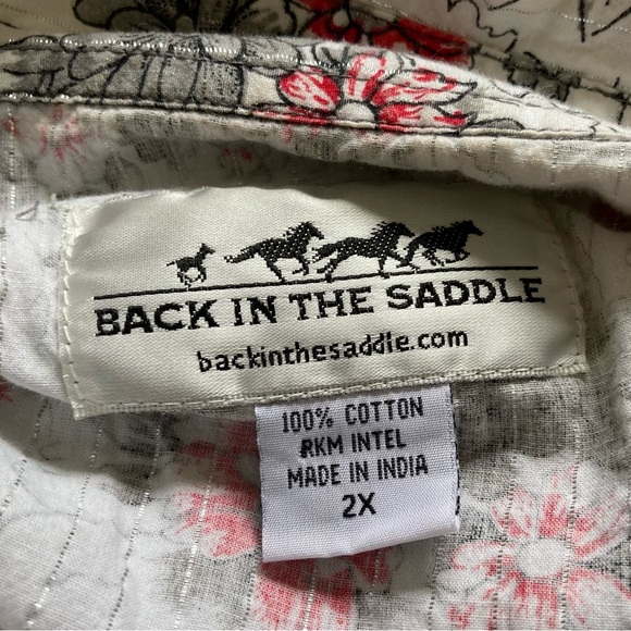 Back in the Saddle Western Pearl Snap Shirt in Red & Grey Floral & Silver Thread - Picture 7 of 12